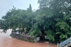 Lạng Sơn: Bão số 4 khiến nhiều tuyến đường bị tê liệt, mực nước các sông lên nhanh
