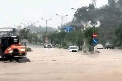 Bão số 4 tiếp tục gây mưa lớn ở Hải Phòng, Quảng Ninh và Lạng Sơn
