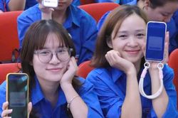 Chinh phục Nghị quyết Đại hội Đoàn XIII trên Smartphone, vận dụng vào công việc hàng ngày