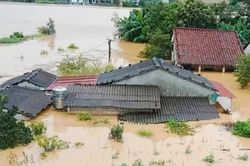 Bão số 4 diễn biến bất thường, mưa lũ bủa vây nhiều tỉnh miền Bắc