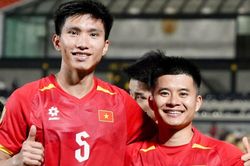 Báo Thái Lan thêm nể tuyển Việt Nam, mong Kiatisuk 'giải cứu'
