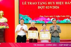 2.370 đảng viên được tặng Huy hiệu Đảng dịp 2/9