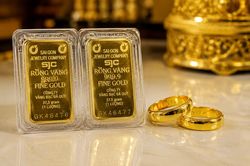 Vàng SJC tăng 2,8 triệu so với đầu tuần, thế giới vượt 4.600 USD/ounce