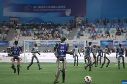 Robot cưỡi ngựa bắn cung khai mạc Thế vận hội Robot hình người