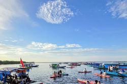 Khám phá vẻ đẹp làng chài bên Phá Tam Giang