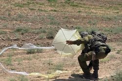 Israel yêu cầu quân đội mạnh tay đối phó với diều được thả từ Gaza