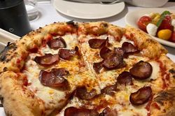 Thanh niên Ba Lan đặt 300 chiếc pizza để chơi khăm đối mặt án tù 8 năm