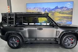 SUV địa hình thiết kế hầm hố, công suất 241 mã lực, giá gần 1,1 tỷ đồng
