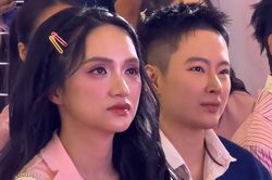Khoảnh khắc Hương Giang chung khung h&igrave;nh với Angela Phương Trinh đang 'g&acirc;y sốt'
