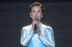 Võ Hạ Trâm 'dát vàng lỗ tai' 40.000 khán giả tại concert Tổ Quốc Trong Tim