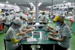 Lao động hết hạn hợp đồng không về nước có thể bị phạt tới 100 triệu đồng