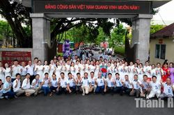 Phía sau niềm vui hội khóa