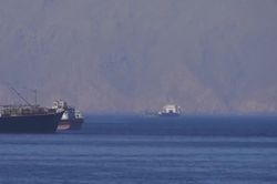Iran cho phép một số tàu chở dầu của Iraq qua eo biển Hormuz