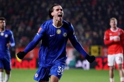 Sevilla đẩy mạnh đàm phán mượn Marc Guiu nhằm giải cứu chân sút trẻ thất sủng của Chelsea