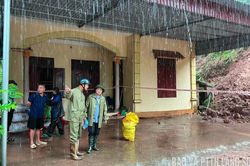 Mưa lớn g&acirc;y sạt lở, ngập &uacute;ng tại x&atilde; Đ&igrave;nh Lập