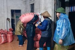 Kh&aacute;ng Chiến huy động gần 150 người ứng ph&oacute; mưa b&atilde;o