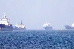 Tàu hàng vẫn thiếu an toàn khi qua eo biển Hormuz