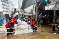 Lạng Sơn gồng mình ứng phó bão số 4, hỗ trợ người dân trong mưa lũ