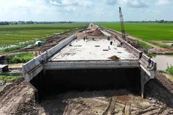 Gỡ nút thắt vật liệu, xử lý nhà thầu chậm tiến độ cao tốc Châu Đốc - Cần Thơ - Sóc Trăng