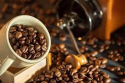 Ngày 23/8: Giá cà phê đảo chiều giảm mạnh, hồ tiêu ổn định