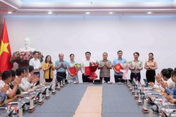 Đảng ủy, Thường trực Ủy ban Quốc phòng, An ninh và Đối ngoại chúc mừng các đồng chí tham gia Đoàn Chủ tịch Tổ chức Nghị sĩ Hữu nghị Việt Nam và Nhóm ĐBQH trẻ khóa XVI