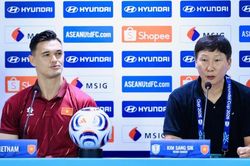HLV Kim Sang Sik: 'Lê Giang không xuất sắc, Việt Nam có thể nhận 3 bàn thua'