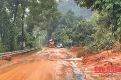 Cảnh báo sạt lở trên các tuyến giao thông
