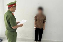 Khởi tố đối tượng đánh nhân viên y tế khi đang làm nhiệm vụ