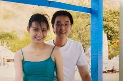 Ảnh hẹn hò thời trẻ của hoa hậu Thùy Lâm và chồng tiến sĩ gây sốt