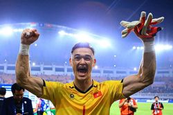 L&ecirc; Giang Patrik cản ph&aacute; kh&ocirc;ng tưởng, b&ugrave; đắp điểm yếu của tuyển Việt Nam