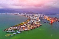 Quy Nhơn tựa 'vầng trăng khuyết' dưới góc nhìn panorama