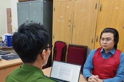 Mạnh tay để 'làm sạch' không gian mạng