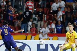 Tuyển Việt Nam thắng Th&aacute;i Lan 2-0: Patrik L&ecirc; Giang tỏa s&aacute;ng