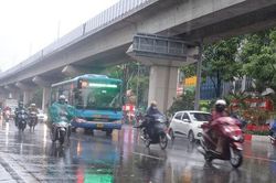 Hà Nội tiếp tục mưa to, lũ trên nhiều sông còn lên