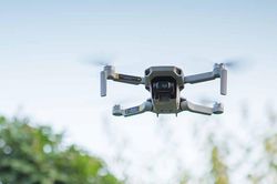 Hà Nội siết chặt quản lý các thiết bị drone, flycam, bảo vệ an toàn sân bay Nội Bài