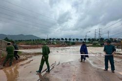 Mưa lớn kéo dài, nhiều nơi ở Hải Phòng, Quảng Ninh ngập lụt
