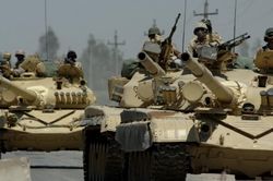 T-72: Vì sao Liên Xô chọn 'xe tăng bình dân' thay vì chỉ dùng T-64?