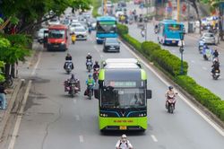 Xe buýt Hà Nội hoạt động bình thường trong kỳ nghỉ Lễ Quốc khánh