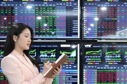 Chứng khoán tiếp tục giao dịch tích cực, VN-Index lại tiến sát vùng 1.800 điểm