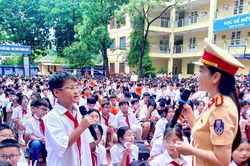 Nâng cao kiến thức giao thông cho hơn 2.000 học sinh trước thềm năm học mới