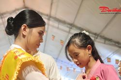 Mùa Vu Lan, lòng người lặng lại trước hai tiếng mẹ cha