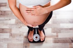 Mẹ bầu tăng cân bao nhiêu là đủ?
