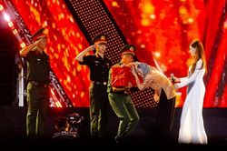 Chạm đến trái tim hàng vạn khán giả: Những khoảnh khắc đáng nhớ tại concert 'Tổ quốc trong tim'