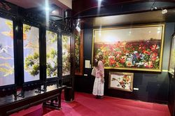 Nghề thêu truyền thống tạo chiều sâu cho trải nghiệm du lịch Lâm Đồng