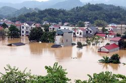 Cận cảnh vùng bị nước lũ chia cắt, cô lập ở Lạng Sơn