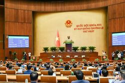 Thông qua Nghị quyết thành lập thành phố Quảng Ninh và thành phố Bắc Ninh