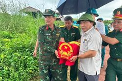 Đắk Lắk: Đào móng xây dựng trụ cổng phát hiện một hài cốt liệt sĩ và nhiều di vật
