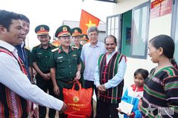 Bộ tư lệnh Quân khu 7 thăm, động viên các lực lượng và nhân dân khu vực biên giới xã Quảng Trực (tỉnh Lâm Đồng)