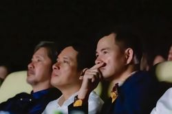NSND Xuân Bắc cùng 3.000 khán giả đội mưa chờ xem 'Hộ linh tráng sĩ'