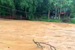 Nghệ An: Mưa lớn gây ngập cục bộ, nguy cơ chia cắt một số hộ dân ở vùng biên giới